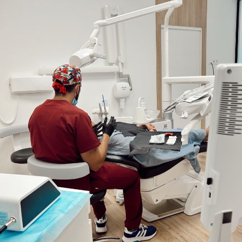 cirugia-dental-e-implantes-dentales-granada Cirugía dental e implantes en granada