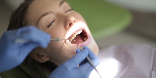 factores-de-riesgo-de-las-enfermedades-periodontales Factores de riesgo de enfermedades periodontales